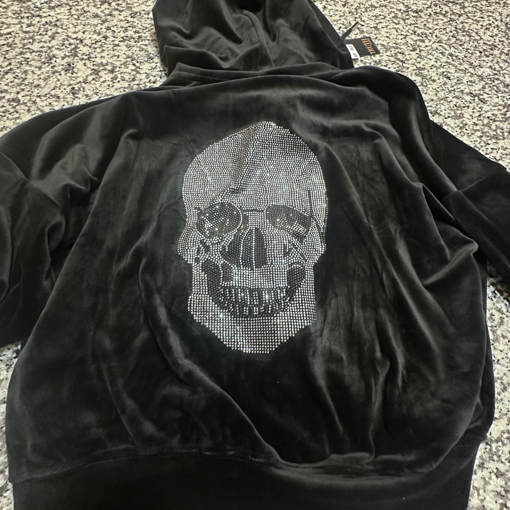NWT Truth Black Velour Rhinestone Skull Tracksuit Set 2 Piece Zip Up Hoodie M - Picture 1 of 16